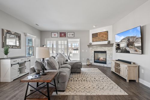 208 Potter Rd, Elkhorn, WI, 53121-4075 | Card Image