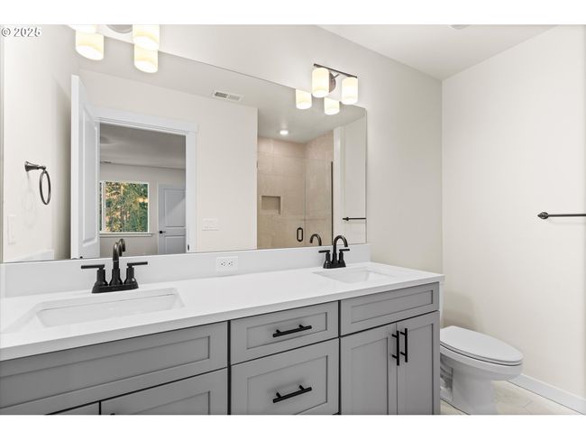 6307 Se Chloe Rose Way, House attached with 3 bedrooms, 3 bathrooms and 1 parking in Milwaukie OR | Image 25