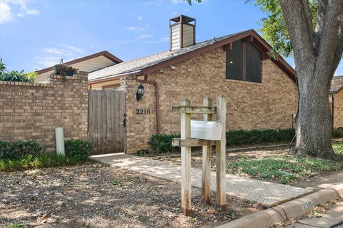 2216 Winter Sunday Way, Arlington, TX, 76012-4943 | Card Image