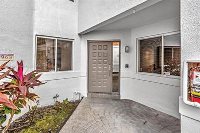 968 - 968 Nw 93rd Ave, Townhouse with 2 bedrooms, 2 bathrooms and null parking in Plantation FL | Image 2