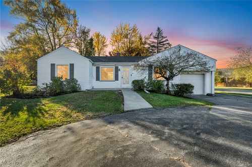 503 Churchill Rd, Girard, OH, 44420-2002 | Card Image