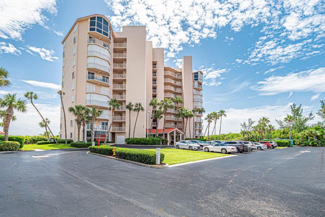 PH6 - 3870 N Highway A1a, Condo with 2 bedrooms, 2 bathrooms and null parking in Hutchinson Island FL | Image 6