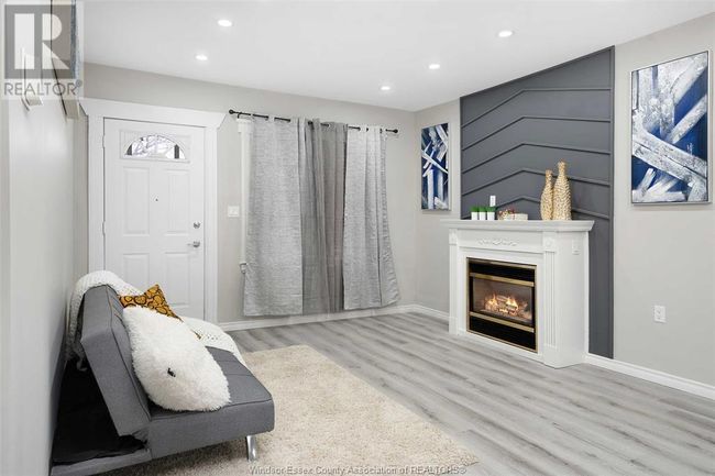 1061 Highland Ave, House other with 4 bedrooms, 3 bathrooms and null parking in Windsor ON | Image 7