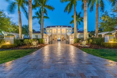 16755 Sw Berkshire Court, House other with 7 bedrooms, 8 bathrooms and null parking in Fort Lauderdale FL | Image 3