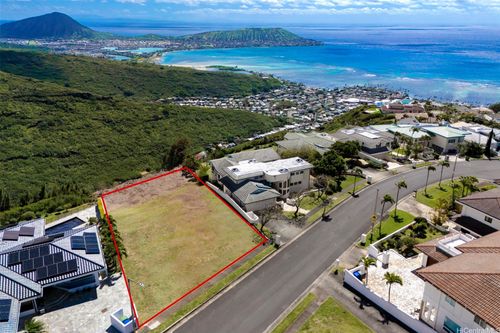 911 Ikena Cir, Honolulu, HI, 96821-2555 | Card Image