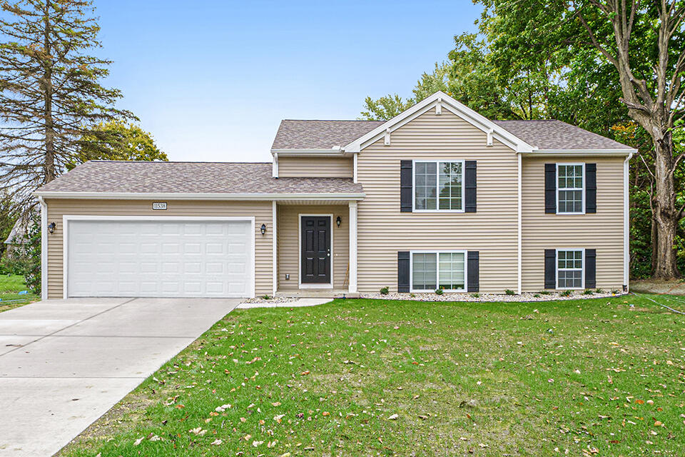 Angelwood Dr, Muskegon, MI 49445
