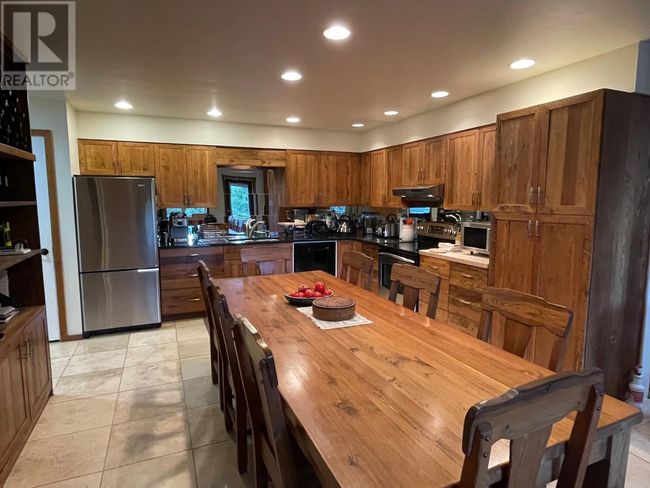 1910 Hulme Creek Rd, House other with 3 bedrooms, 2 bathrooms and 1 parking in Kootenay Boundary BC | Image 9