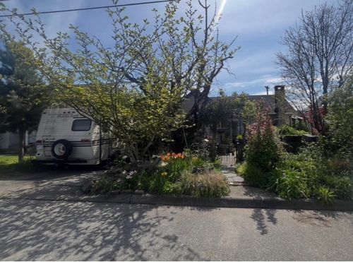 2204 Hamilton St, New Westminster, BC, V3M2R1 | Card Image
