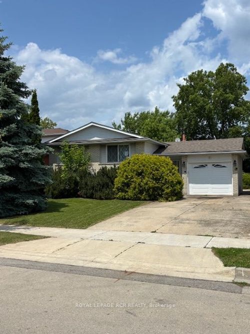 48 Seaton Place Dr, Stoney Creek, ON, L8E3E6 | Card Image
