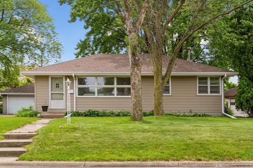 680 57th Ave Ne, Fridley, MN, 55432-5613 | Card Image