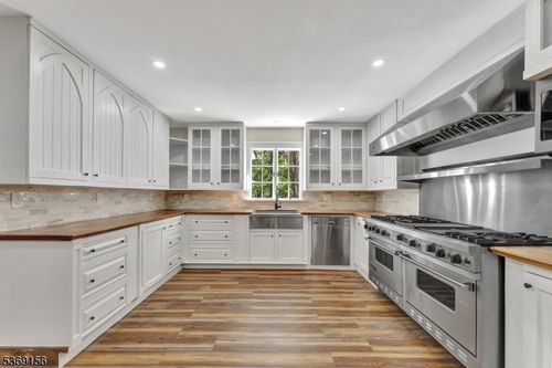 18 Edge Hill Rd, Blairstown, NJ, 07825-9701 | Card Image