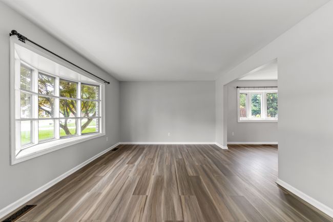 16592 Country Club Dr, House other with 3 bedrooms, 2 bathrooms and null parking in Livonia MI | Image 5