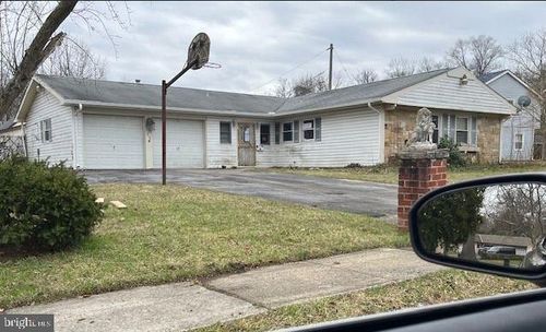 35 East Ln, Willingboro, NJ, 08046-2219 | Card Image