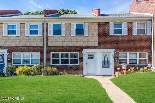 131 Briar Mills Dr, Brick, NJ, 08724-1452 | Card Image