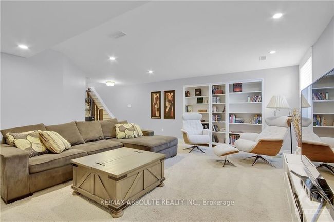 266 Wood Acres Grve, House attached with 3 bedrooms, 3 bathrooms and 2 parking in Blossom Park - Airport and Area ON | Image 26