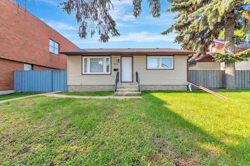 5013 47 St, Lloydminster, AB, T9V0E8 | Card Image