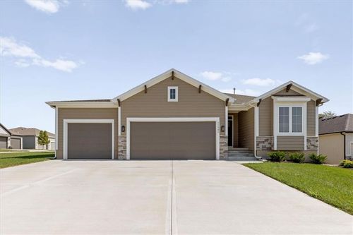 31501 W 86th Ct, De Soto, KS, 66018-8510 | Card Image