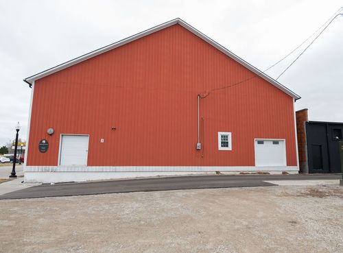 109 E 3rd St S, Newton, IA, 50208 | Card Image