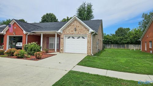 208 Santana Dr, Athens, AL, 35611-2383 | Card Image