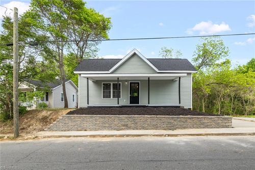 321 S Branch St, Reidsville, NC, 27320-3917 | Card Image