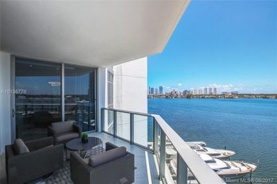 707 - 17301 Biscayne Boulevard, Condo with 2 bedrooms, 2 bathrooms and null parking in North Miami Beach FL | Image 3