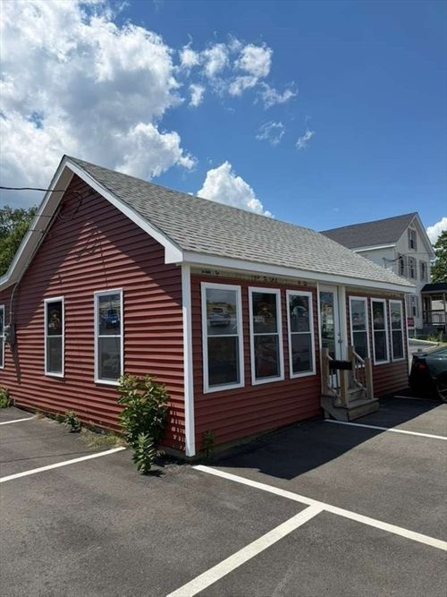 1637 Main St, Brockton, MA, 02301-7115 | Card Image