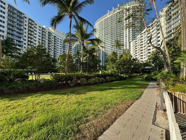 L42S - 1500 Bay Rd, Condo with 1 bedrooms, 1 bathrooms and null parking in Miami Beach FL | Image 8