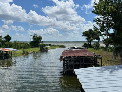 860 Cr 482b, House other with 2 bedrooms, 2 bathrooms and null parking in Lake Panasoffkee FL | Image 2