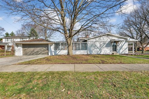 33144 Tall Oaks St, Farmington, MI, 48336-4552 | Card Image