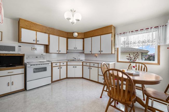 8 Foley Road Se, House other with 3 bedrooms, 1 bathrooms and 3 parking in Calgary AB | Image 10
