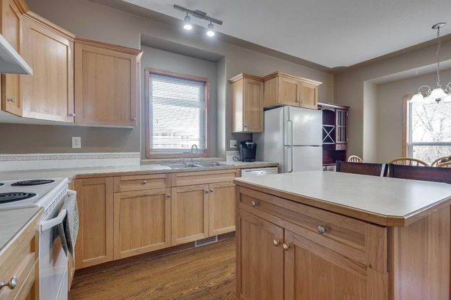 51 Abel Close, Townhouse with 4 bedrooms, 2 bathrooms and 2 parking in Red Deer AB | Image 10