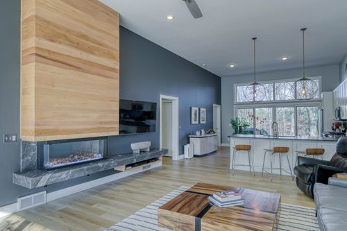 8900 Manhattan N, Traverse City, MI, 49685-9614 | Card Image