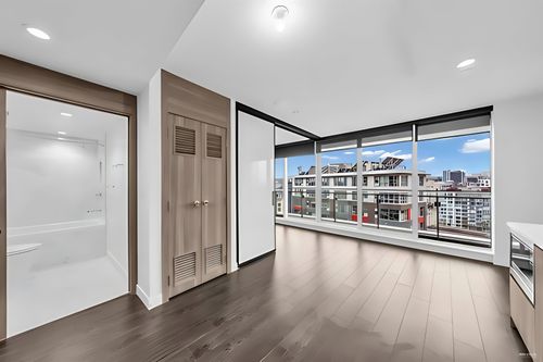 1302-1768 Cook St, Vancouver, BC, V5Y0N3 | Card Image