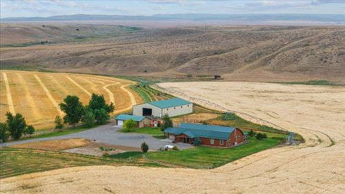 498 Corporation Road, Hardin, MT, 59034 | Card Image
