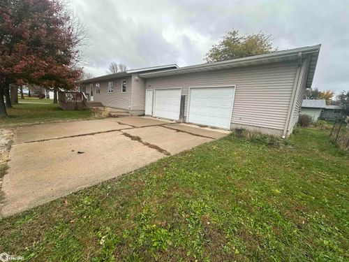 516 3rd St Sw, Belmond, IA, 50421-9600 | Card Image