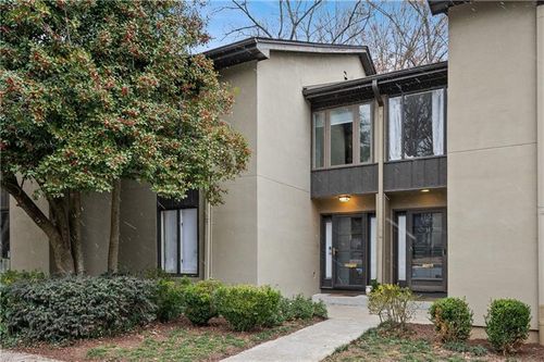 16 Ivy Rdg Ne, Atlanta, GA, 30342-4217 | Card Image