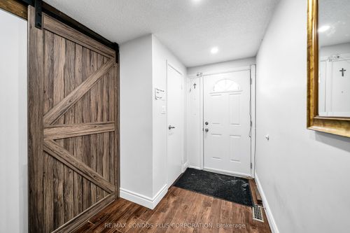 39-222 Pearson St, Oshawa, ON, L1G7C6 | Card Image