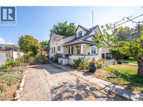 728 Argyle St, Penticton, BC, V2A5N7 | Card Image