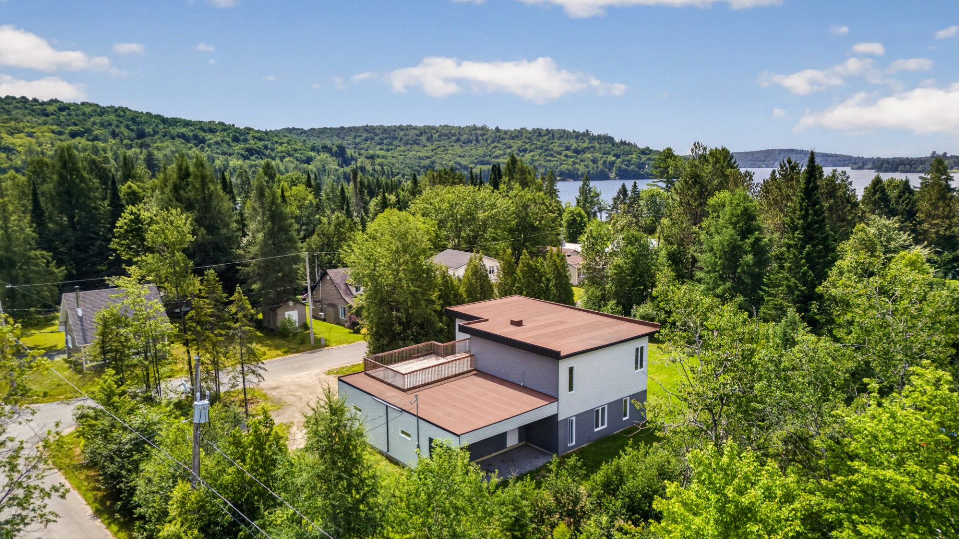 Residential in Lac-Sergent 4