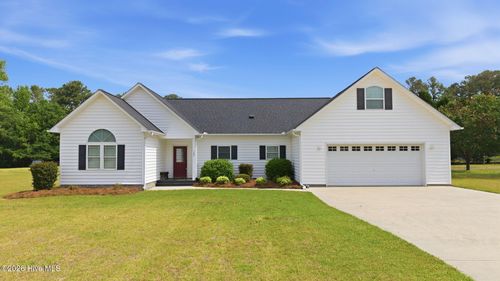 105 Waters Way, Washington, NC, 27889-9310 | Card Image