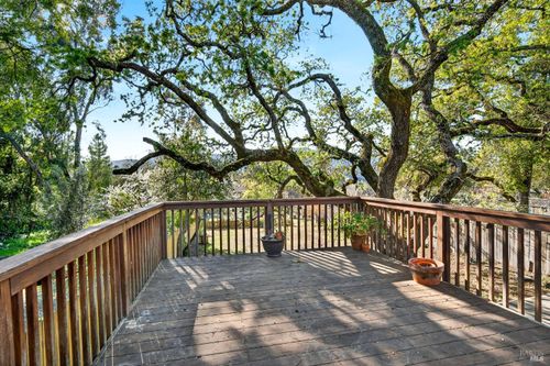 105 Hooker Ave, Sonoma, CA, 95476-3428 | Card Image