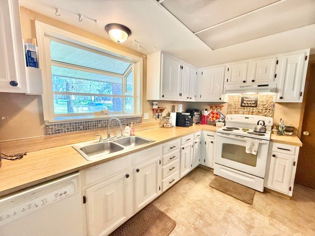 KITCHEN | Image 20