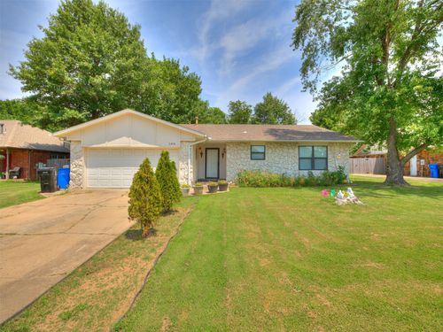 2404 E Fort Worth Street, Broken Arrow, OK, 74014 | Card Image
