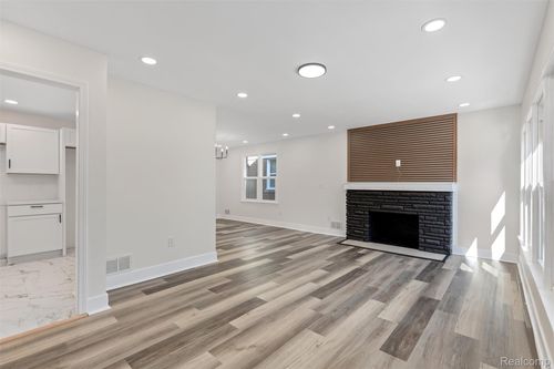 13361 Maiden St, Detroit, MI, 48213-2022 | Card Image