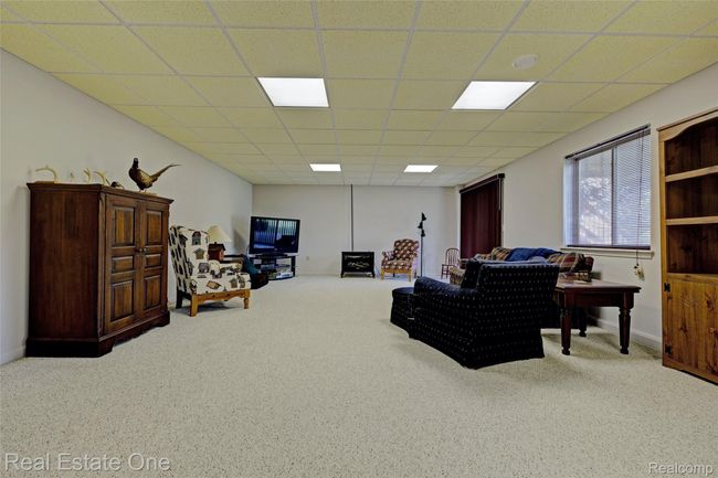Walkout basement | Image 37