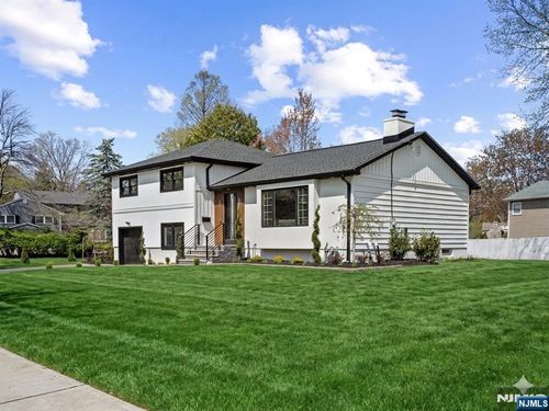 22-35 Radburn Rd, Fair Lawn, NJ, 07410-4525 | Card Image