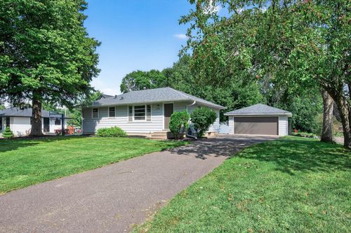 1105 Greystone Ave N, Oakdale, MN, 55128-7511 | Card Image