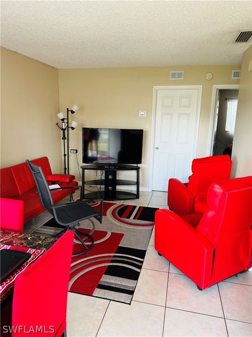 r6-3325 Airport Rd N, NAPLES, FL, 34105-2830 | Card Image