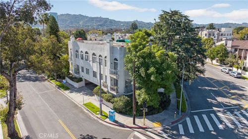 apt-104-4464 Moorpark Way, Toluca Lake, CA, 91602-2469 | Card Image