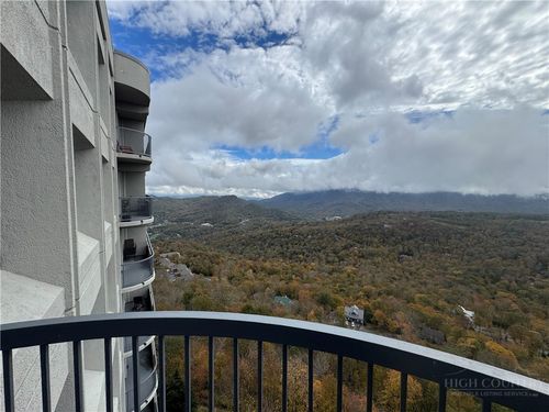 9-3928-303 Sugar Top Dr, Sugar Mountain, NC, 28604-8766 | Card Image